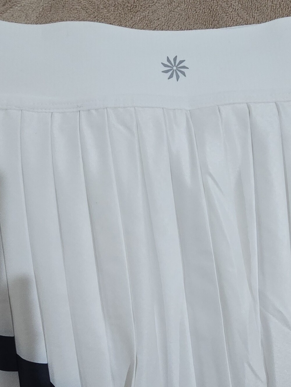 Travel Athleta Match Point Pleated Colorblock Skort White/Blue/Black S Stretch - Picture 3 of 10